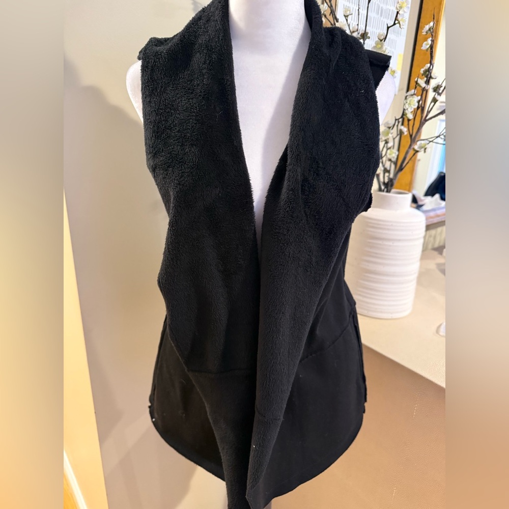 Cozy Black Open front fleece vest